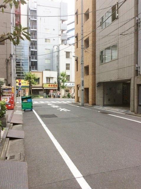 高木ビル ビル周辺道路
