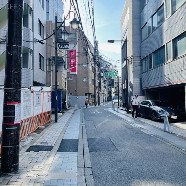 内山ビル ビル前面道路