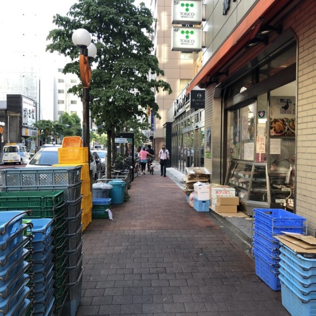 加賀屋ビル ビル前面道路