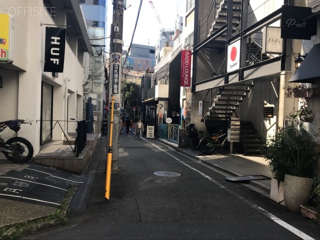 加藤ビル ビル前面道路