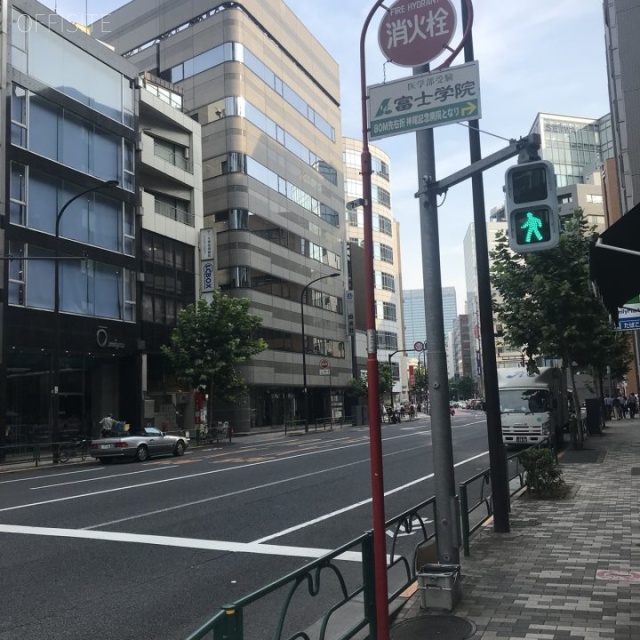 安和淡路町ビル ビル前面道路