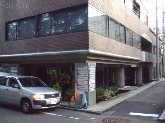 新宿MOAビル 外観
