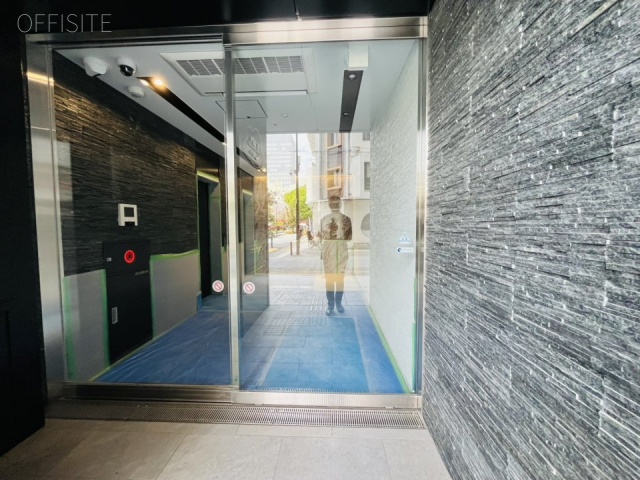 アップルーヴメントビル　エントランス