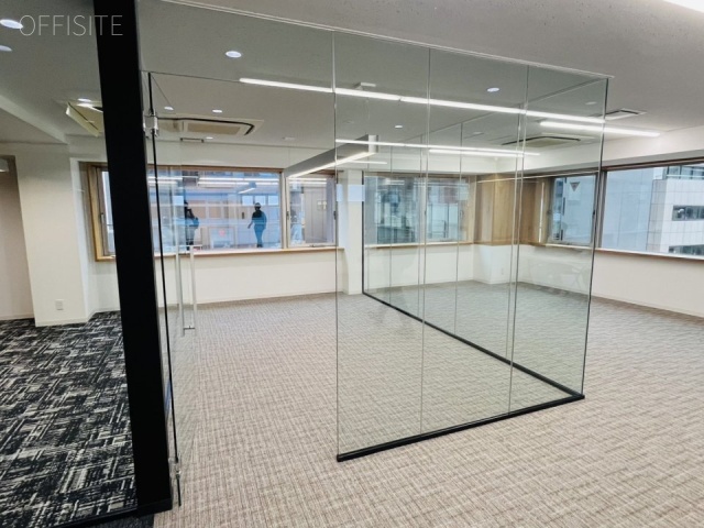 東八重洲プレイス　内装