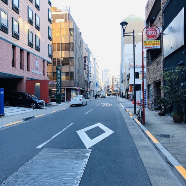 アークポイントビル ビル前面道路