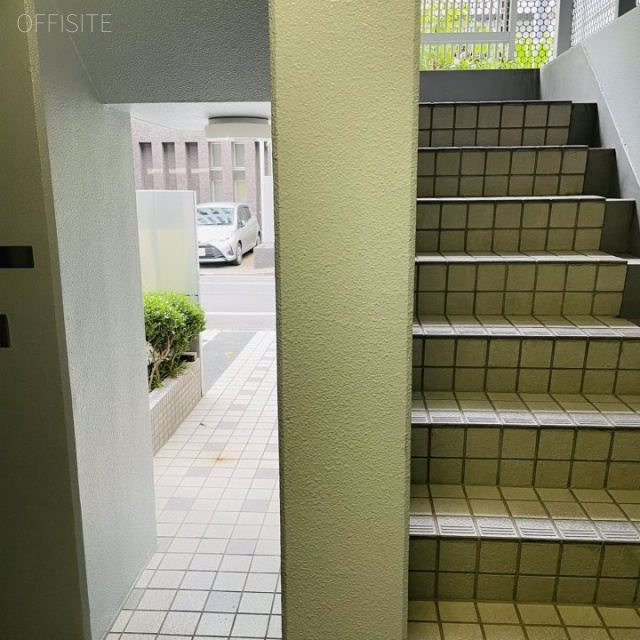 シュプールおかむらビル エントランス