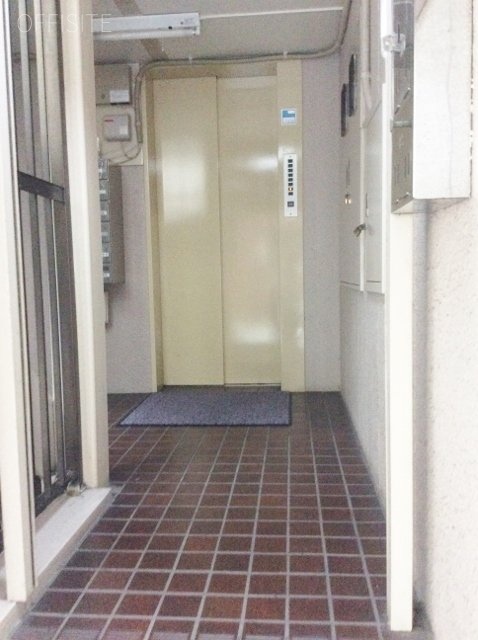 渡辺第5ビル エレベーターホール