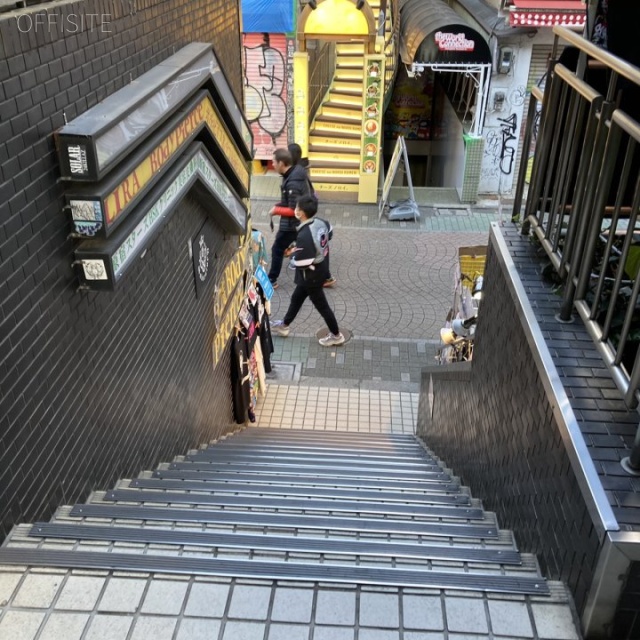 175番館本館 エントランス