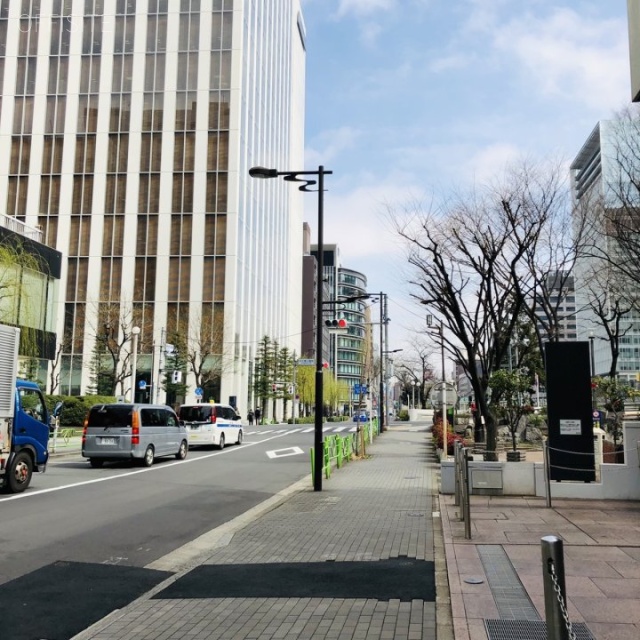 野村不動産銀座ビル ビル前面道路