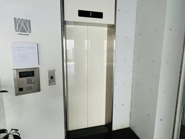 A-ARCHビル エントランス