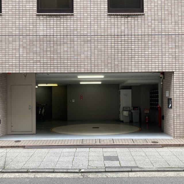 朝日生命横浜本町ビル 駐車場