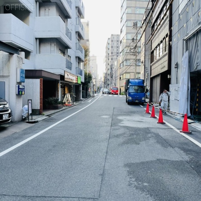 協同開発ビル ビル前面道路
