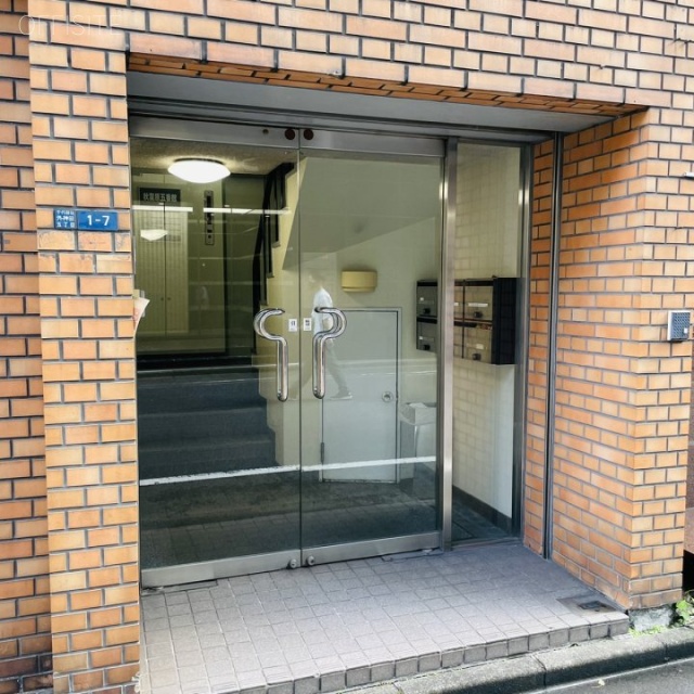 秋葉原五番館ビル エントランス