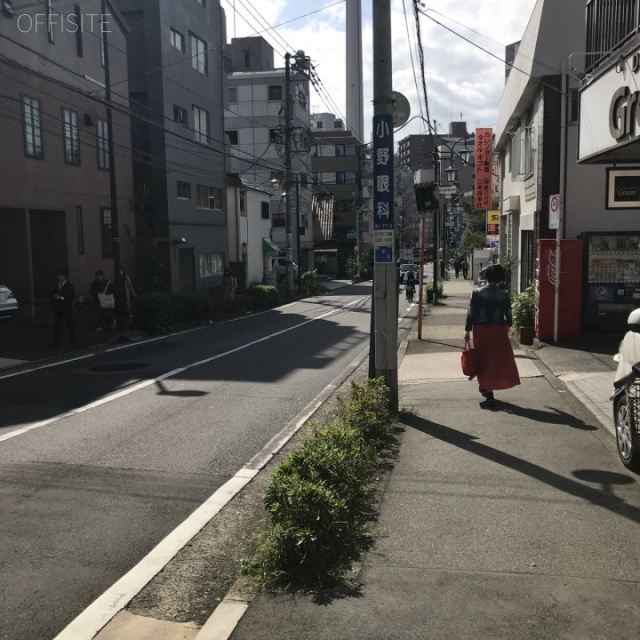 INO.SHIBUYA ビル前面道路