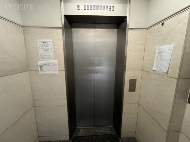 友泉本石町ビル エントランス