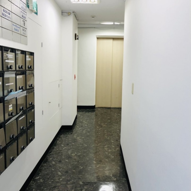 京橋高野ビル エントランス