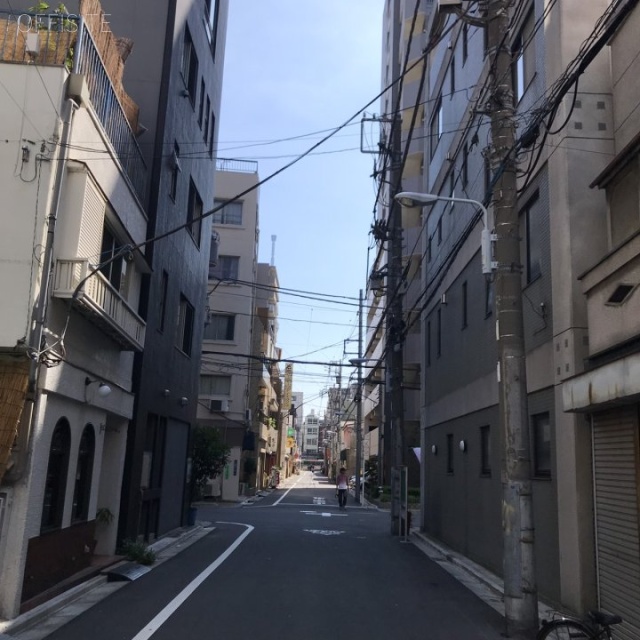 エイフ西浅草 ビル前面道路