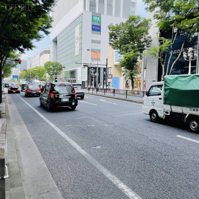 ドトール名古屋栄ビル 前面に大津通