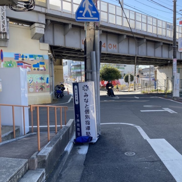 廣浦ビル 前面歩道