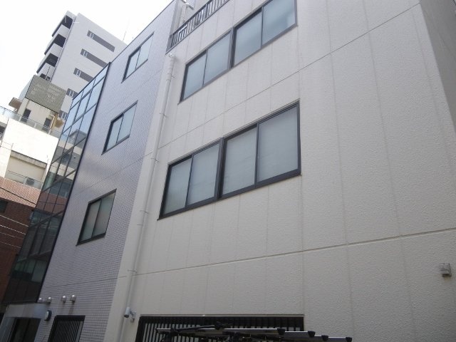 ワールドカラー本社ビル 画像