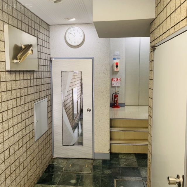 宝ビル別館 エントランス