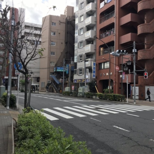 ヤマナカヤビル ビル前面道路