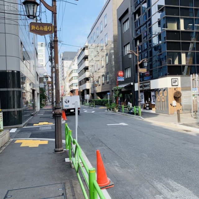 群成舎八丁堀ビル ビル前面道路