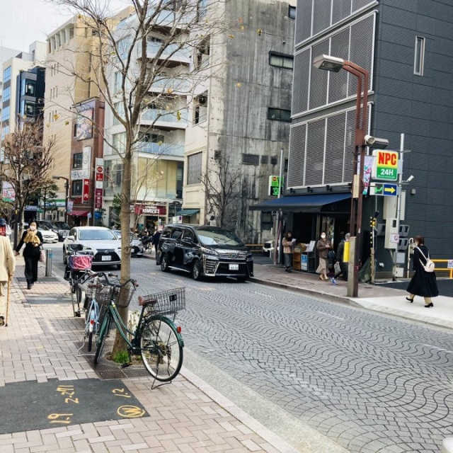 TAKAMAビル ビル前面道路