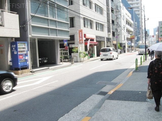 三輪ビル ビル前面道路