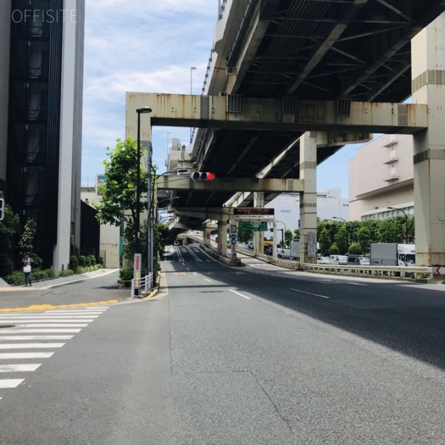 木場KIビル ビル前面道路