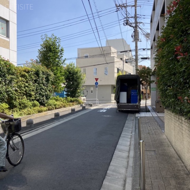 ダイアンビル ビル前面道路