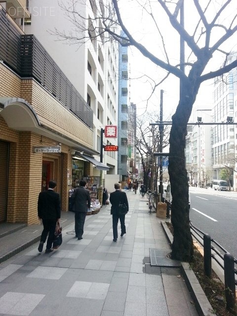 九段YMビル ビル前面道路