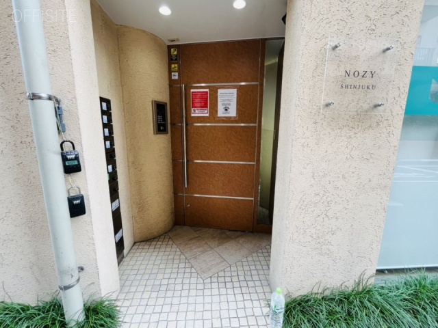 NOZY新宿ビル エントランス