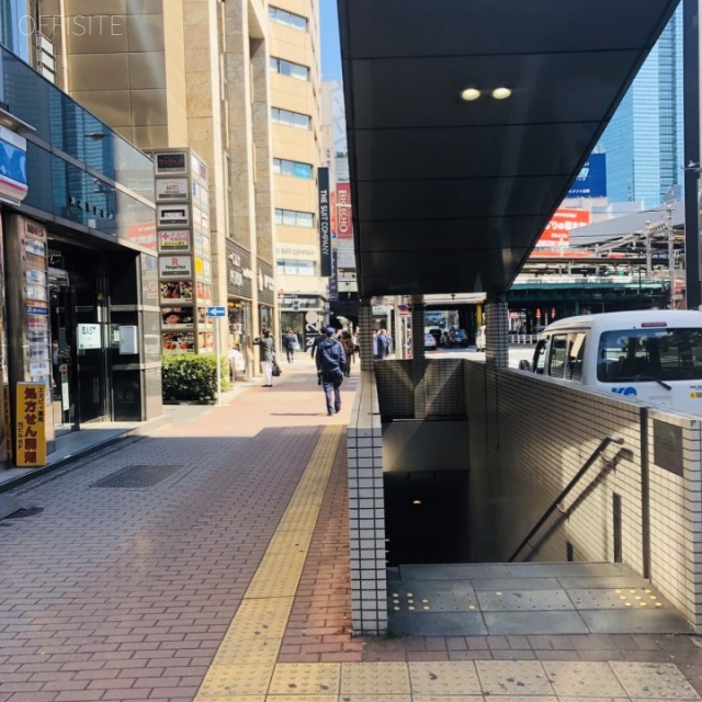 IMAS新橋ビル ビル前面道路