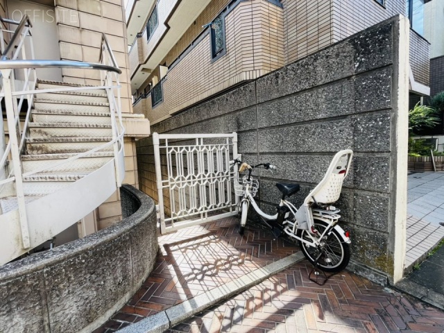 虎ノ門実業会館四谷ビル　外観