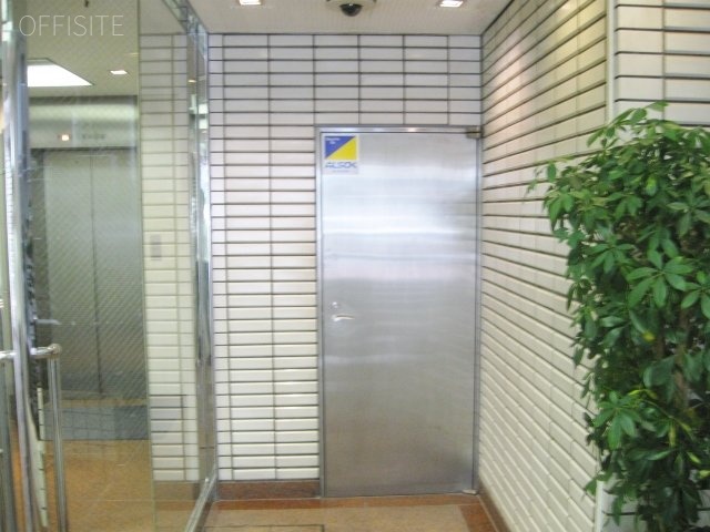 Yビル　エントランス