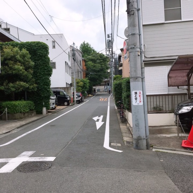 笄ハイツ ビル前面道路