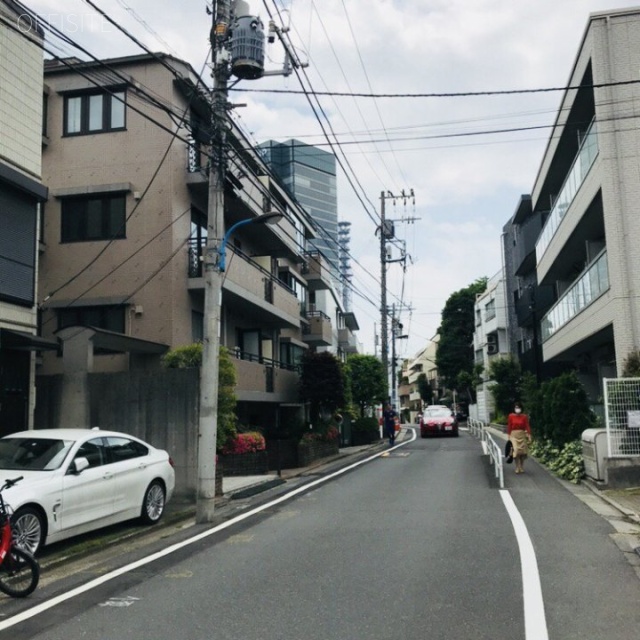 峰村ビル ビル前面道路