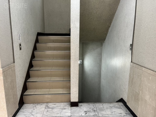 久米ビル　エントランス