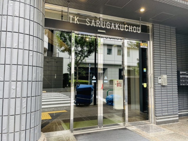 TK猿楽町ビル　オフィスビル出入口