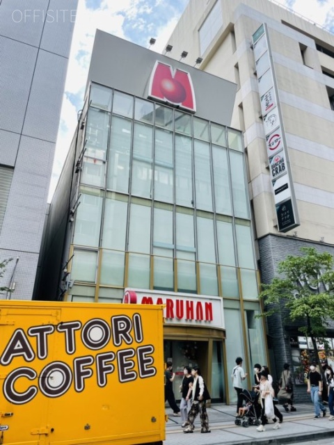 マルハン新宿店ビル 外観