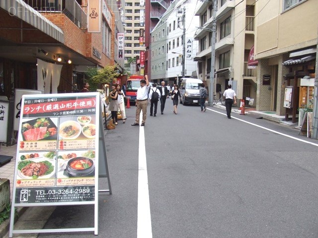 AMビル ビル前面道路