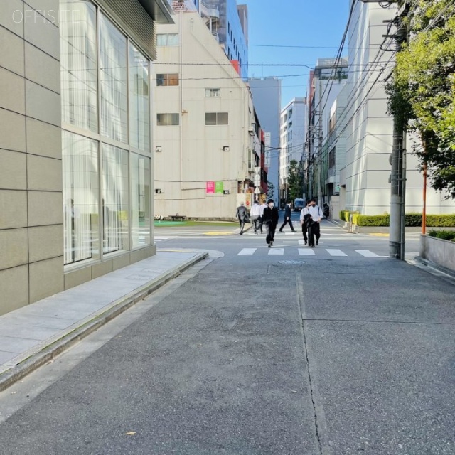 名古路ビル新館 ビル前面道路