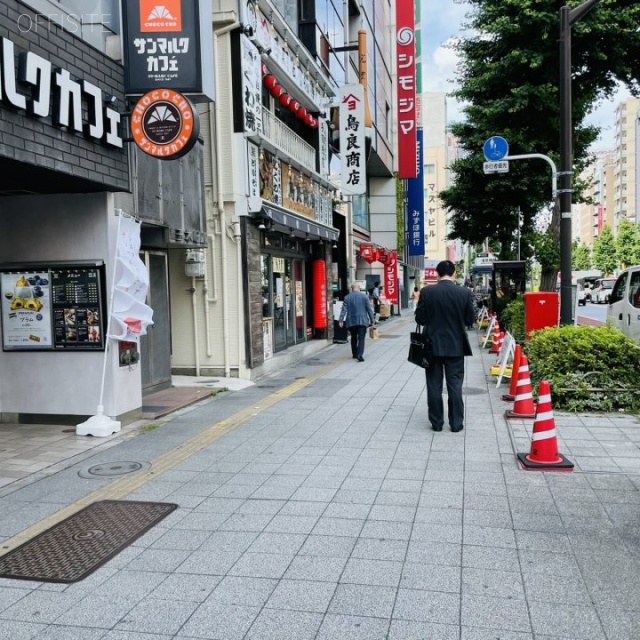 玉木ビル ビル前面道路