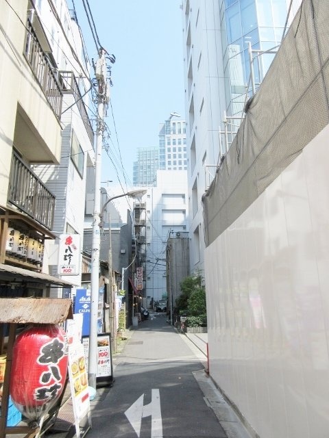 セゾンビル浜松町 ビル前面道路