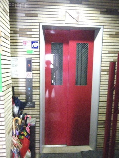 伊勢屋ビル エレベーター