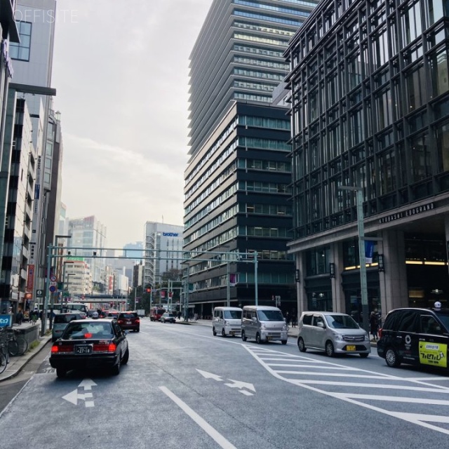 京橋イーストビル 中央通り面す