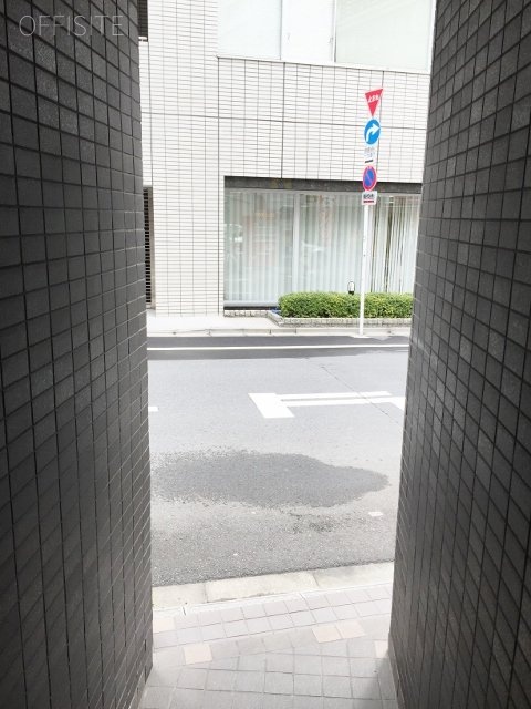 松屋ビル エントランス
