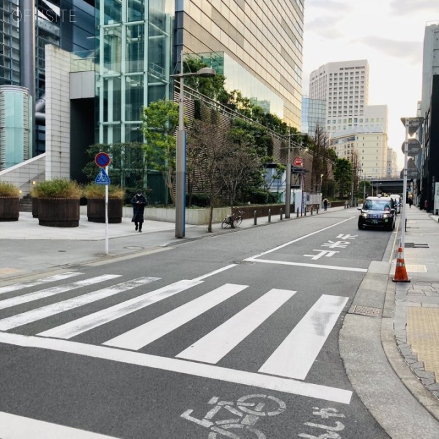 日本テレビタワー ビル前面道路