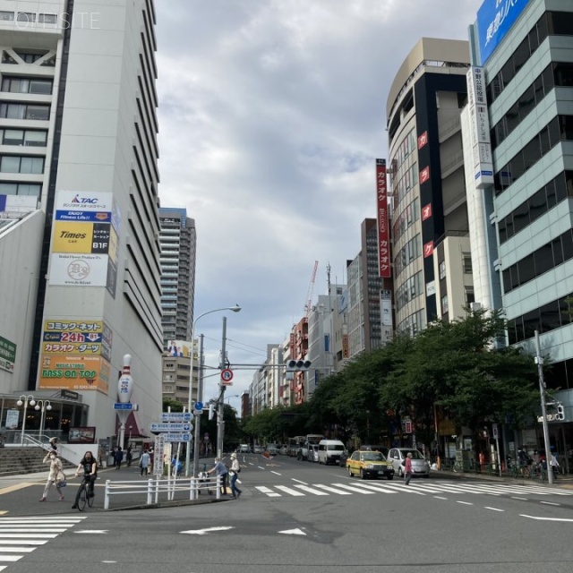 サンピオーネビル ビル前面道路